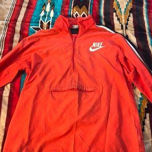 Nike windbreaker special pocket